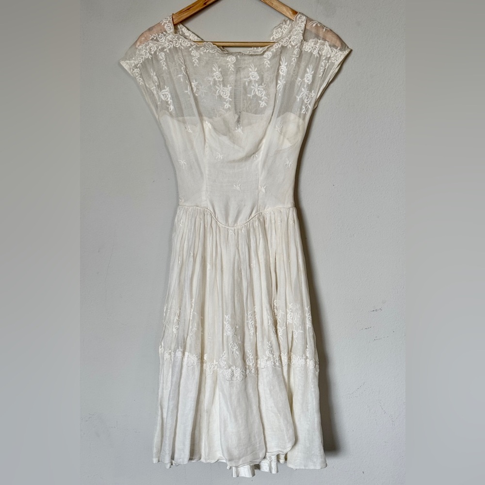 Beautiful Vintage Lace Dress